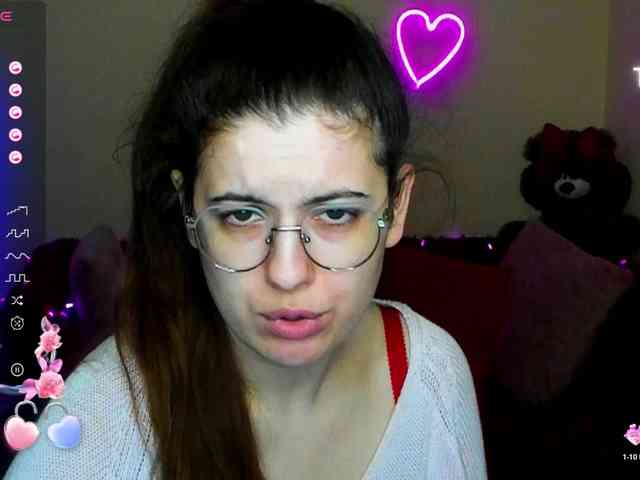 AminaBeatris13 webcam