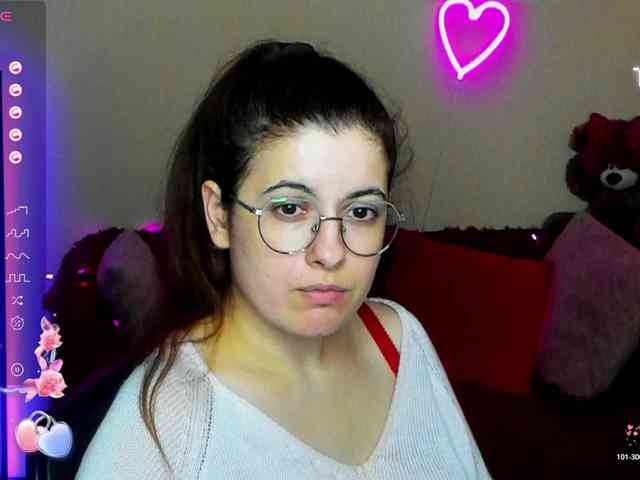 AminaBeatris13 webcam