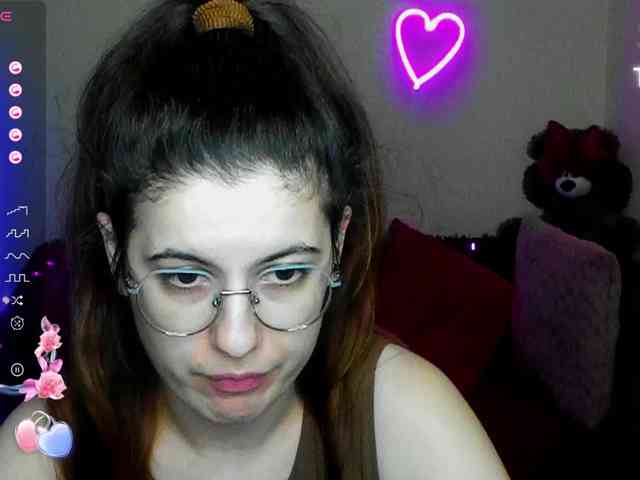 AminaBeatris13 webcam