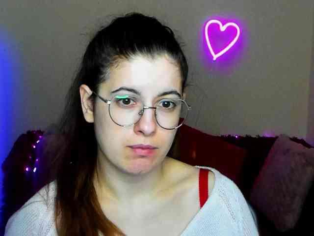 AminaBeatris13 webcam