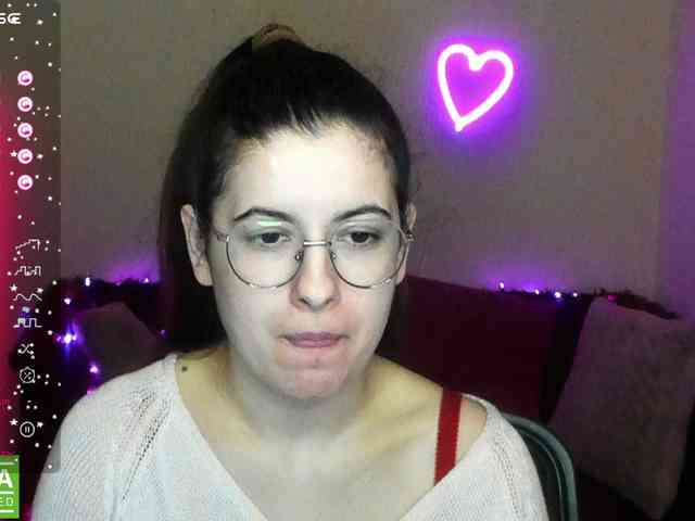 AminaBeatris13 webcam