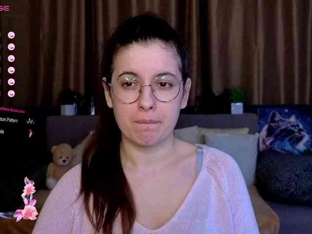 AminaBeatris13 webcam