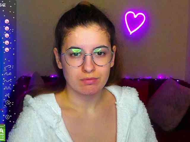 AminaBeatris13 webcam