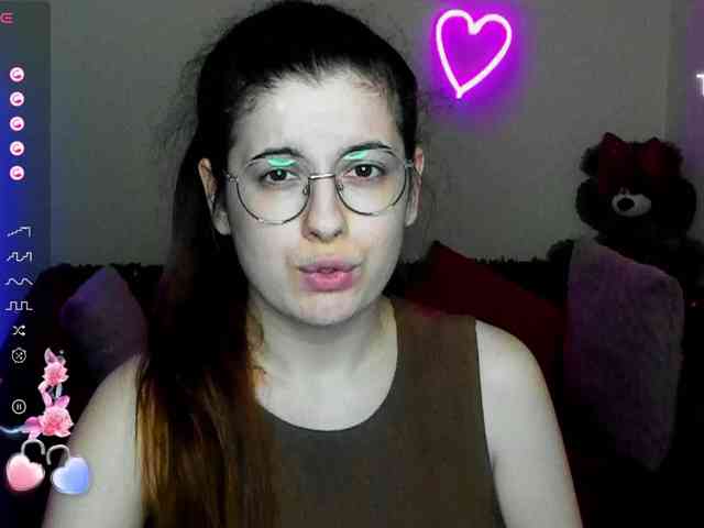 AminaBeatris13 webcam