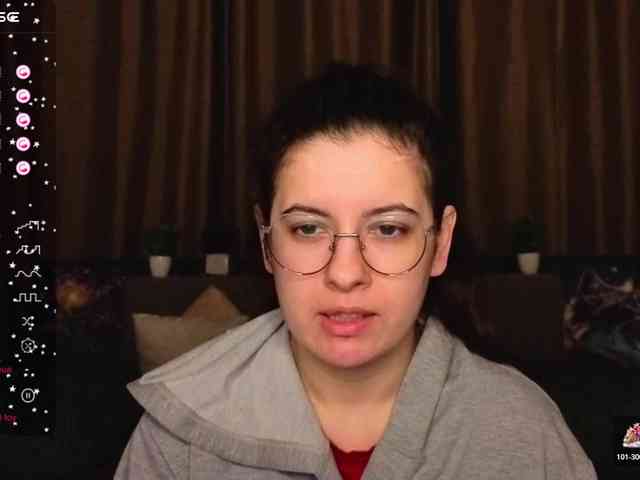 AminaBeatris13 webcam