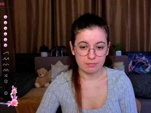 AminaBeatris13 webcam