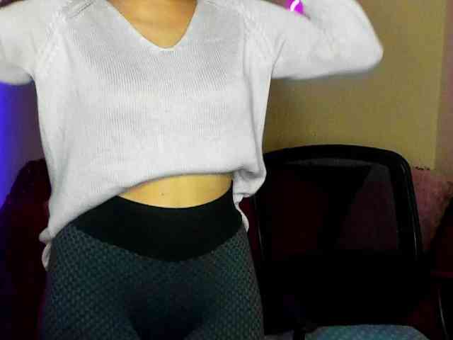 AminaBeatris13 webcam