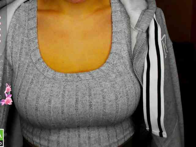 AminaBeatris13 webcam