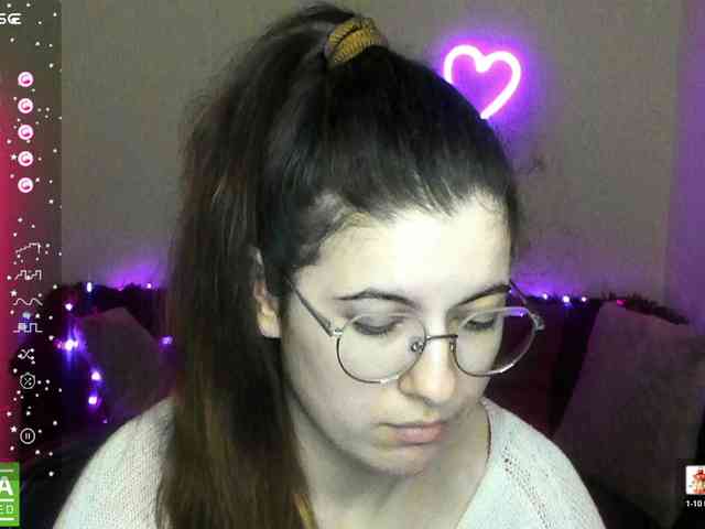 AminaBeatris13 webcam