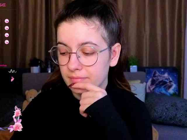 AminaBeatris13 webcam