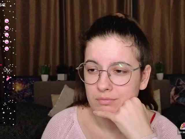 AminaBeatris13 webcam