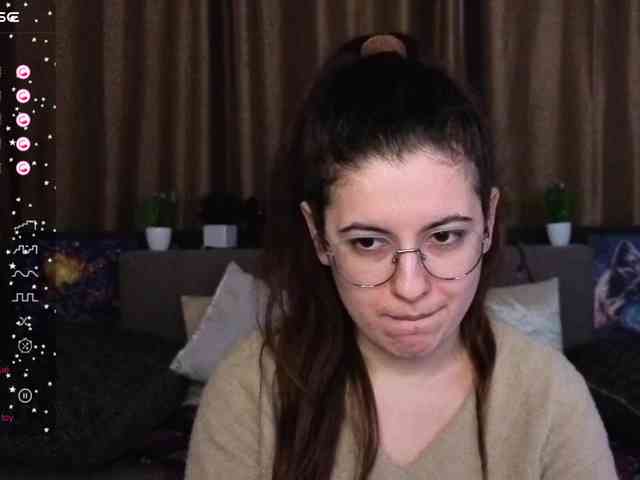 AminaBeatris13 webcam