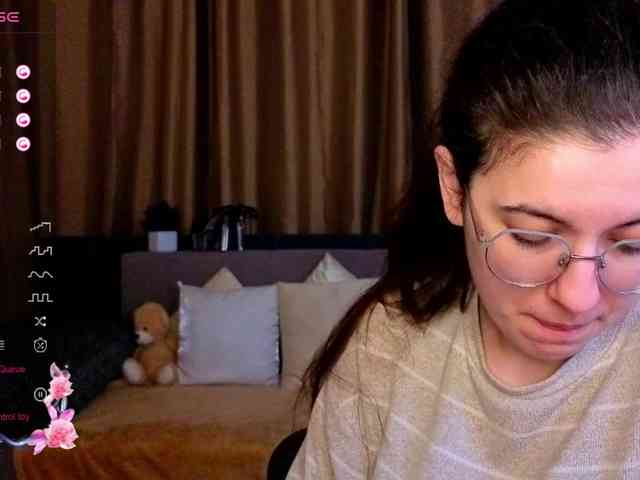 AminaBeatris13 webcam