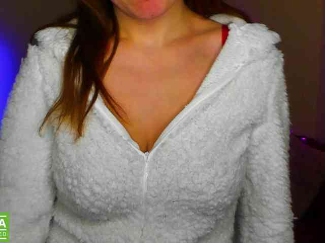 AminaBeatris13 webcam