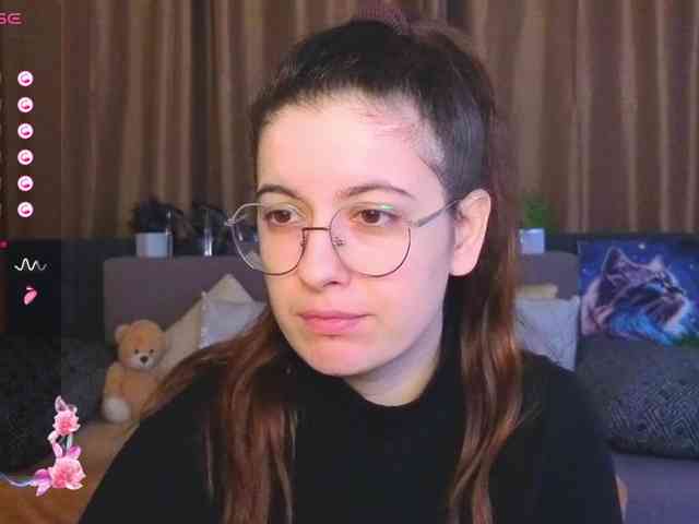 AminaBeatris13 webcam