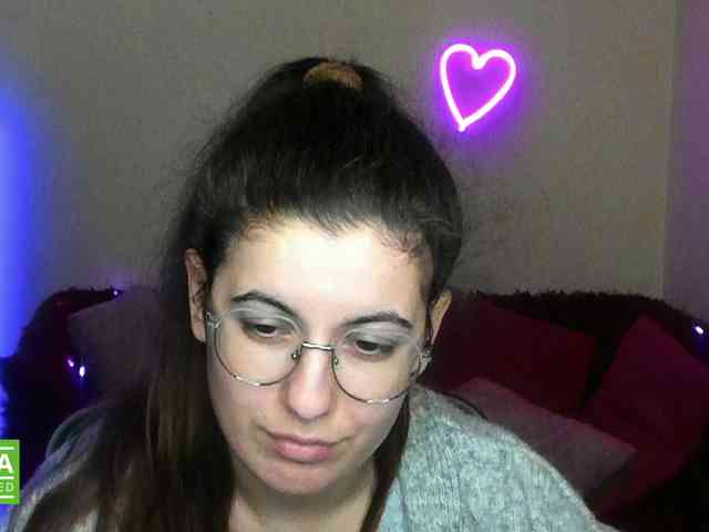 AminaBeatris13 webcam