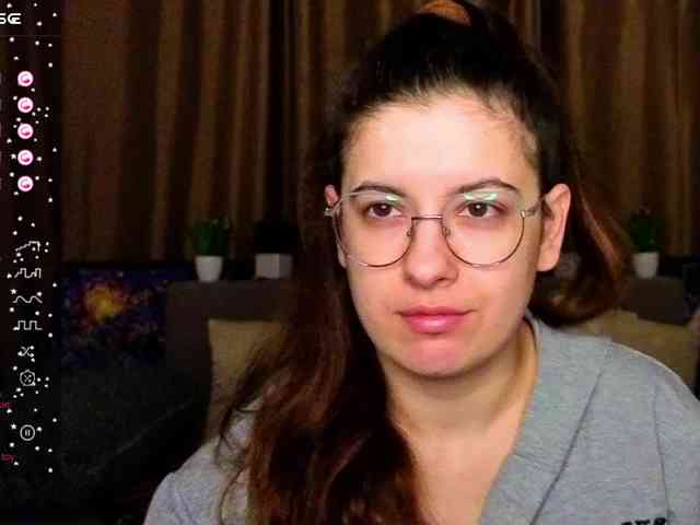 AminaBeatris13 webcam