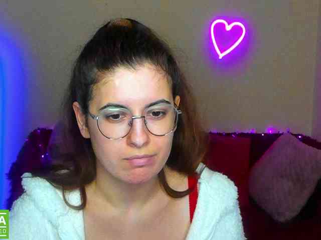 AminaBeatris13 webcam