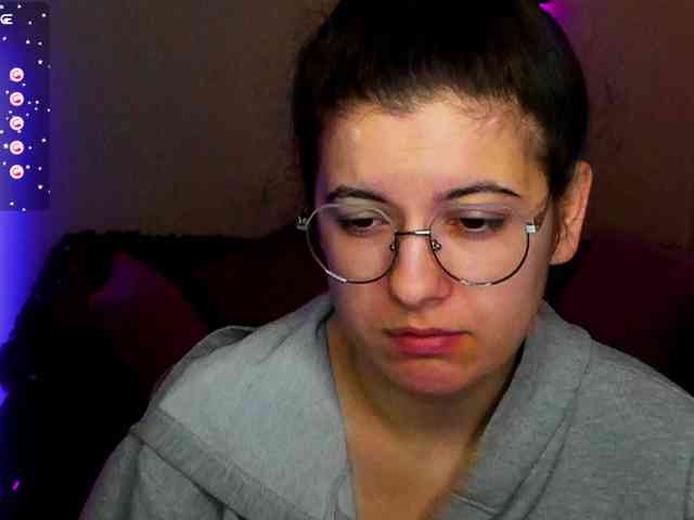 AminaBeatris13 webcam