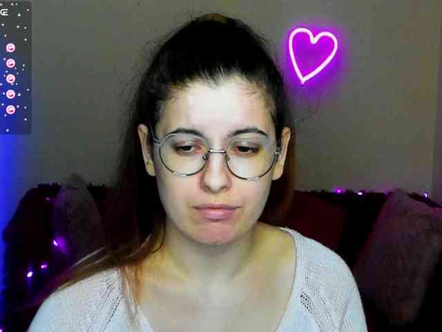 AminaBeatris13 webcam