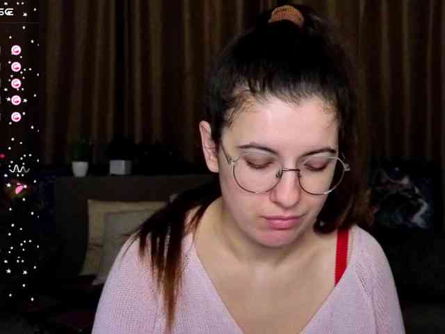 AminaBeatris13 webcam