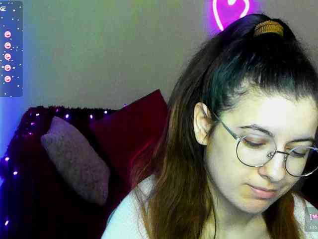 AminaBeatris13 webcam