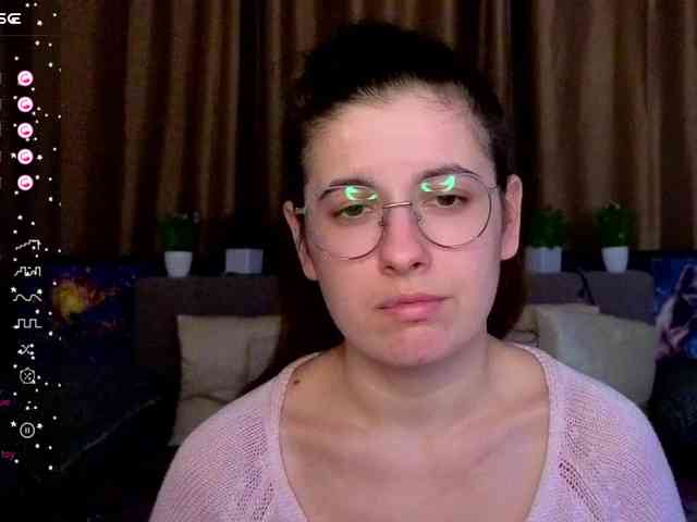 AminaBeatris13 webcam