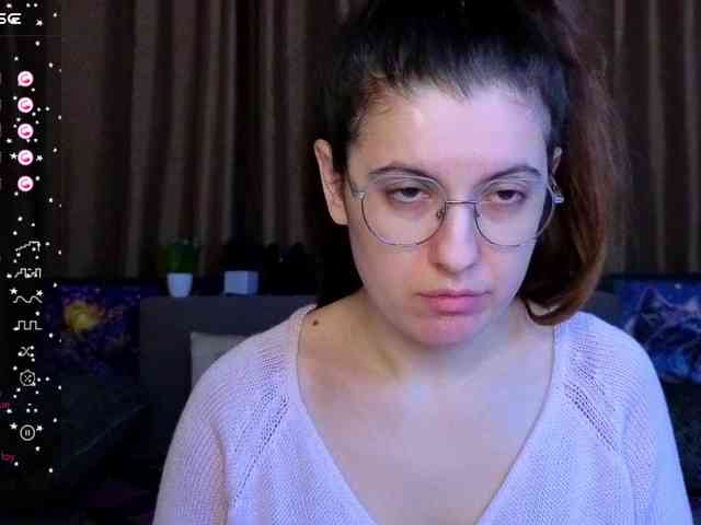 AminaBeatris13 webcam