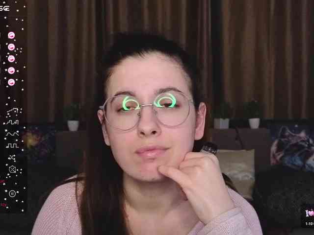 AminaBeatris13 webcam