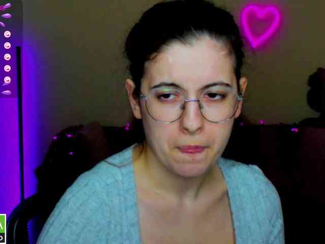 AminaBeatris13 webcam