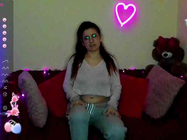 AminaBeatris13 webcam