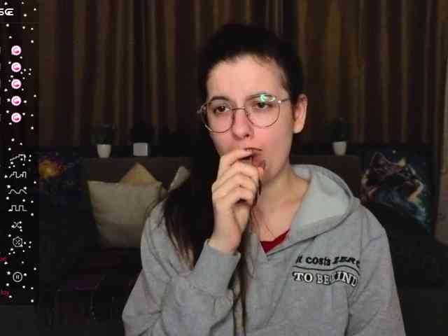 AminaBeatris13 webcam