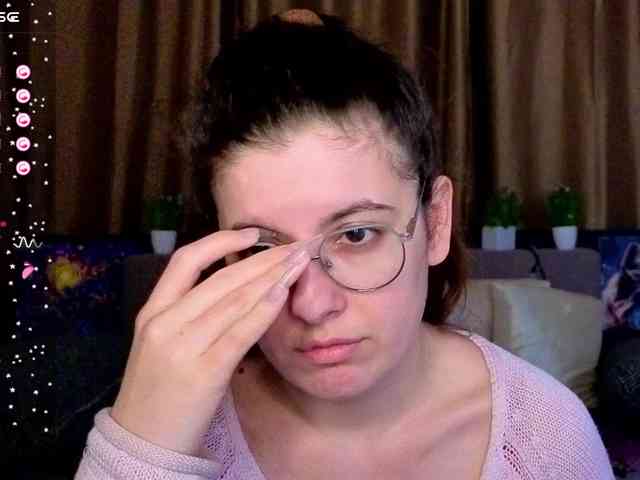 AminaBeatris13 webcam