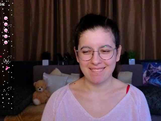 AminaBeatris13 webcam