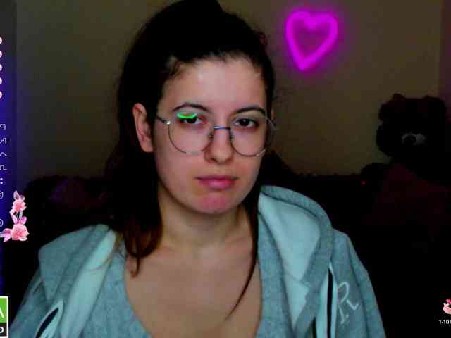 AminaBeatris13 webcam