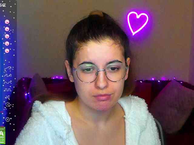 AminaBeatris13 webcam