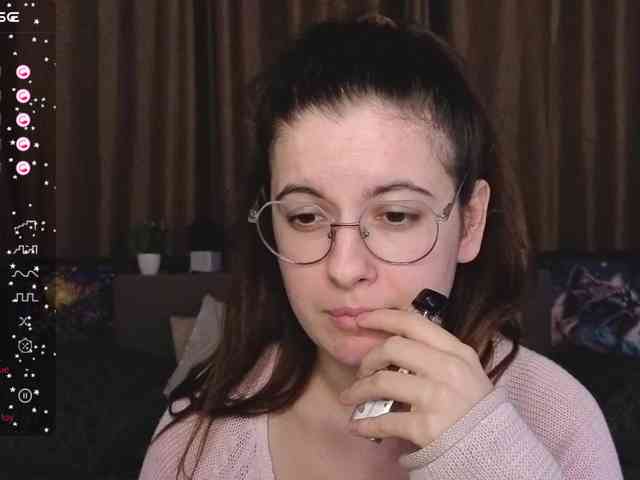 AminaBeatris13 webcam