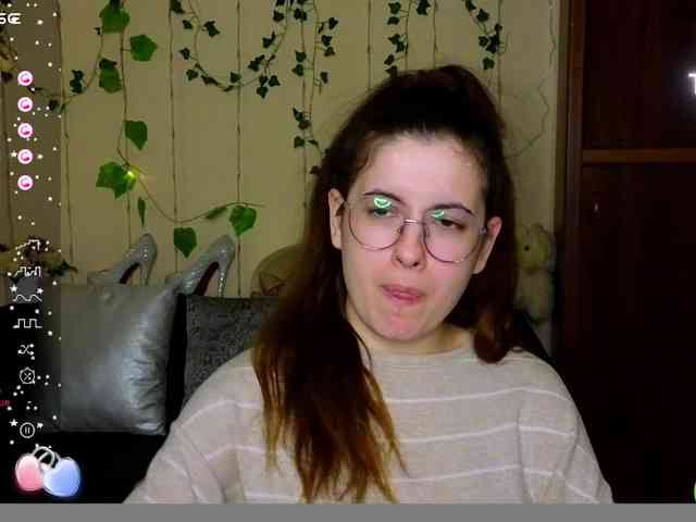 AminaBeatris13 webcam