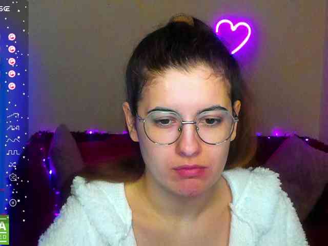 AminaBeatris13 webcam