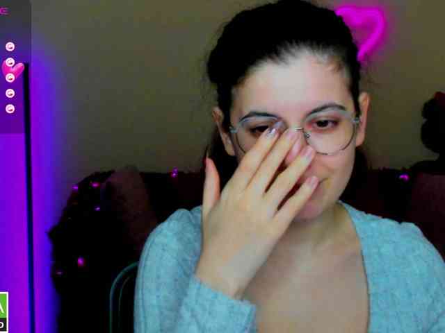 AminaBeatris13 webcam