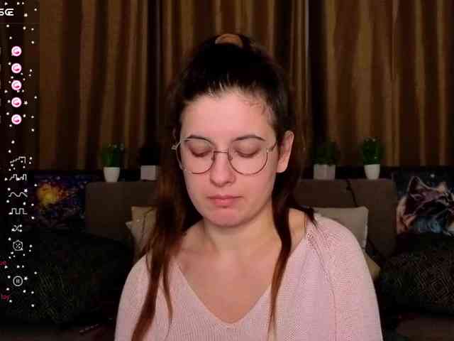 AminaBeatris13 webcam