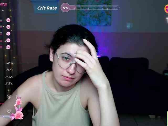 AminaBeatris13 webcam
