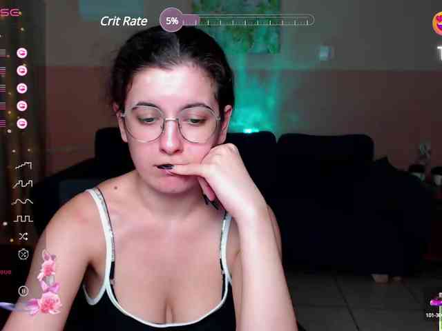 AminaBeatris13 webcam