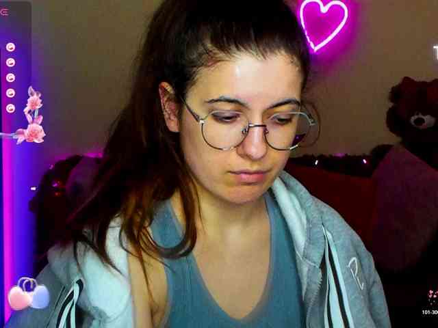 AminaBeatris13 webcam