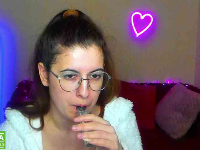 AminaBeatris13 webcam