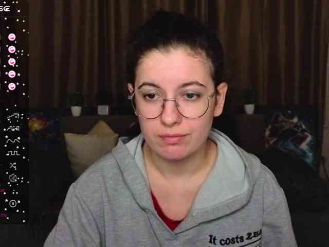 AminaBeatris13 webcam