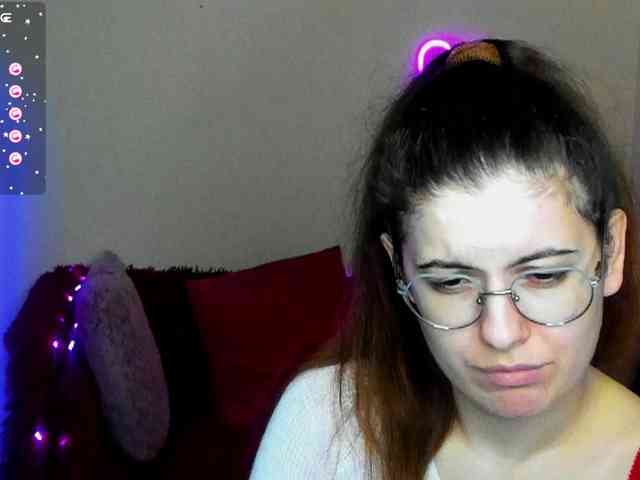 AminaBeatris13 webcam