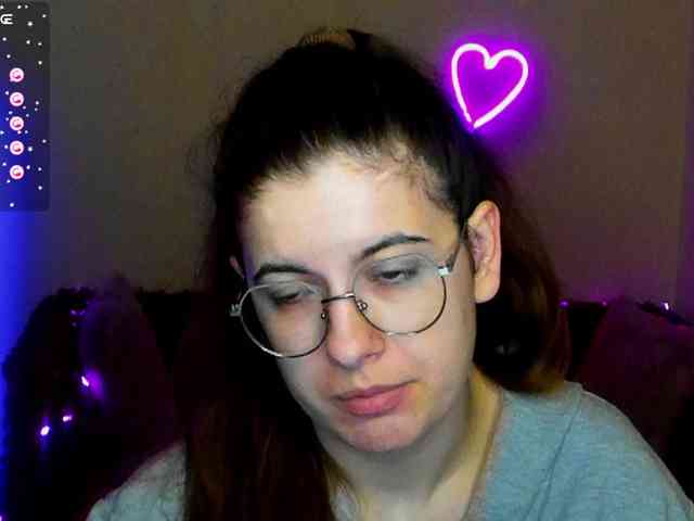 AminaBeatris13 webcam