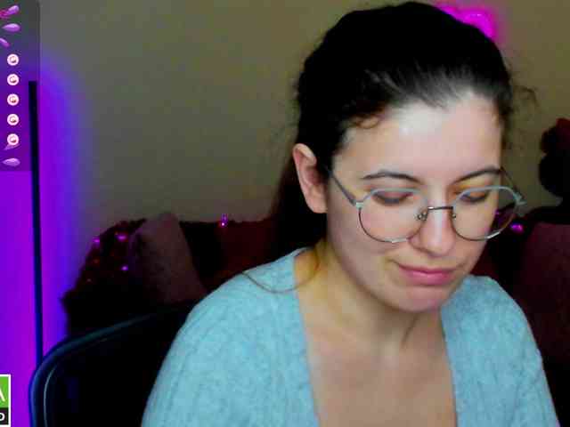 AminaBeatris13 webcam