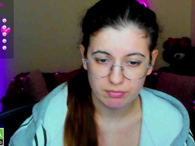 AminaBeatris13 webcam